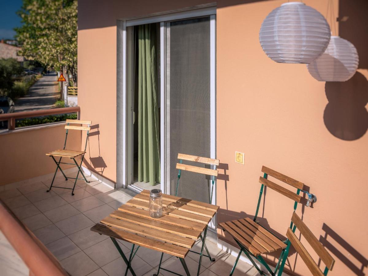 Omalia Apartment Prínos Eksteriør bilde